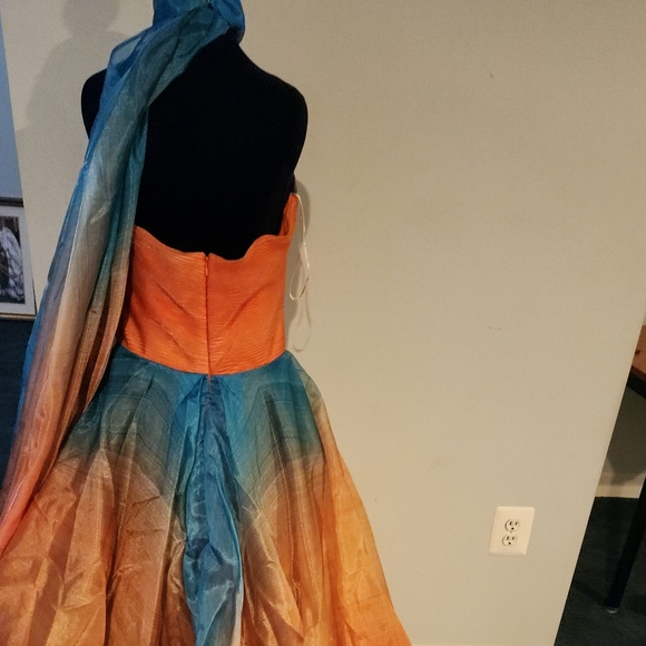 Fouad Sarkis Couture Dress - Picture 6 of 8